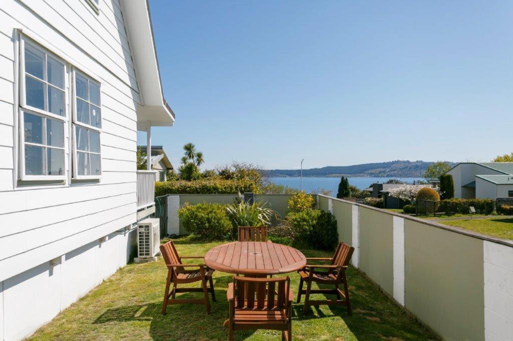 2Mins To Lakefront Family Retreat Taupo Exterior photo